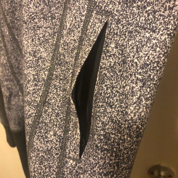 $118 Lululemon Daily Practice Jacket Zip-up Size 4 - Luon Athleisure - Picture 6 of 8
